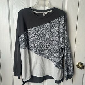 Cato Live Well Lifestyle Women's lightweight Sweatshirt Size 18/20 W